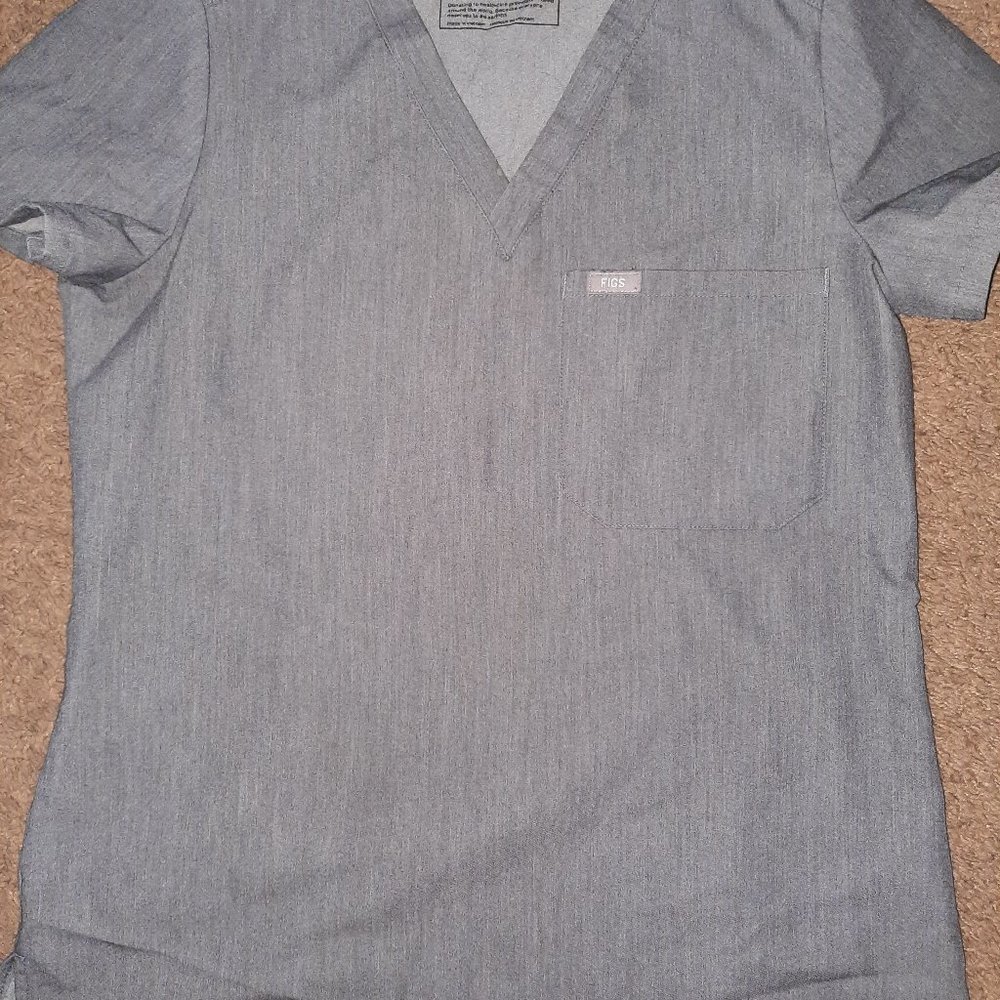 XS FIGS Scrub Top breast pocket style